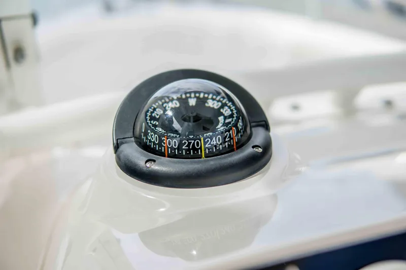 Slide: The Image of Everglades 230 Center Console 2014 - 37