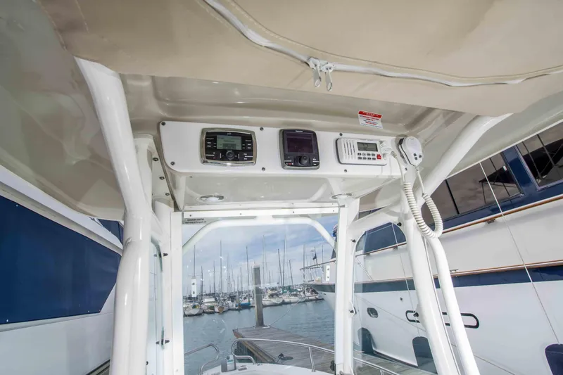 Slide: The Image of Everglades 230 Center Console 2014 - 19
