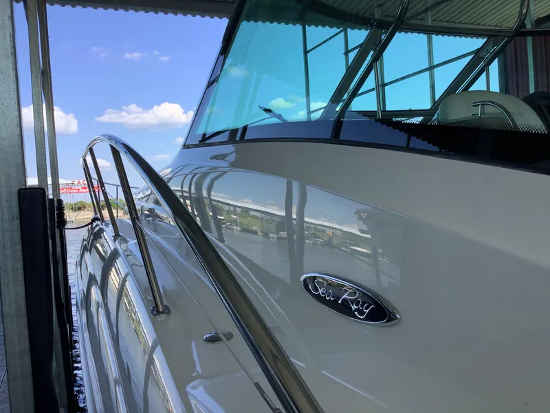 Slide: The Image of Sea Ray 52 SUNDANCER 2007 - 10