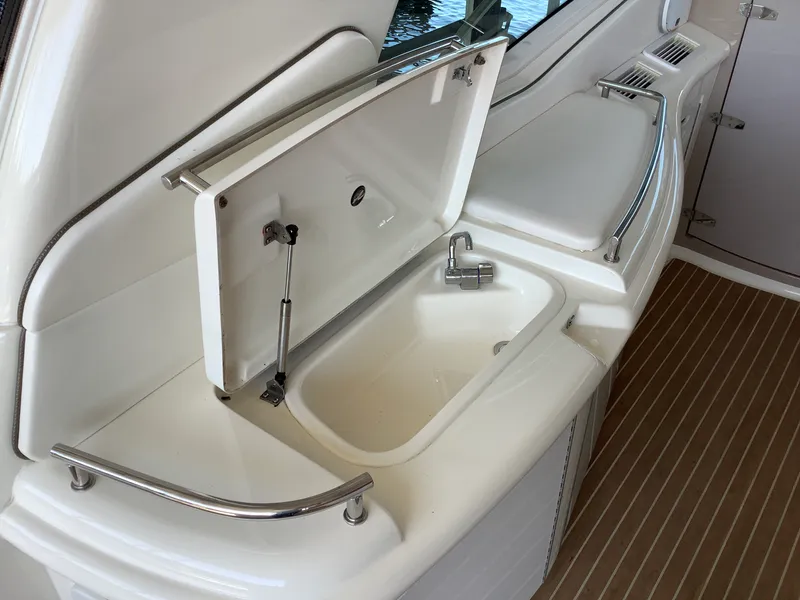 Slide: The Image of Sea Ray 52 SUNDANCER 2007 - 39