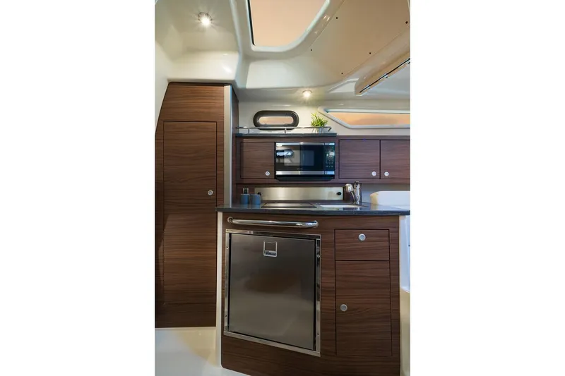 Slide: The Image of 2022-Boston-Whaler-325-Conquest-MarineMax-Ocean-View - 19