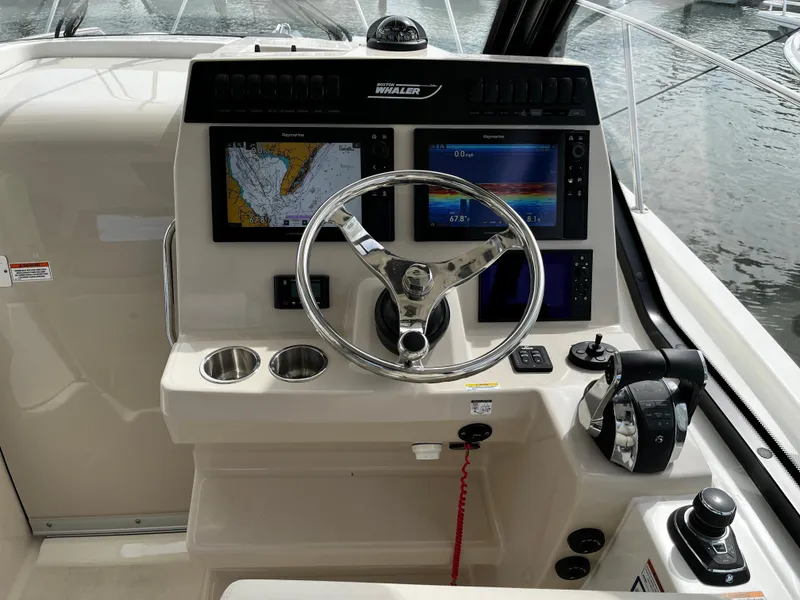 Slide: The Image of 2022-Boston-Whaler-325-Conquest-MarineMax-Ocean-View - 20
