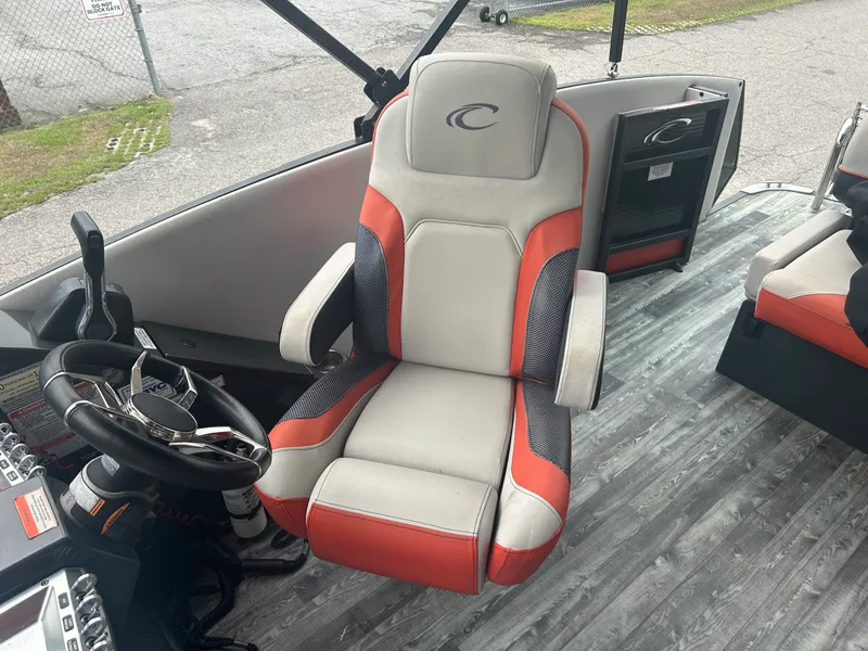 Slide: The Image of Crest 2020 - 1