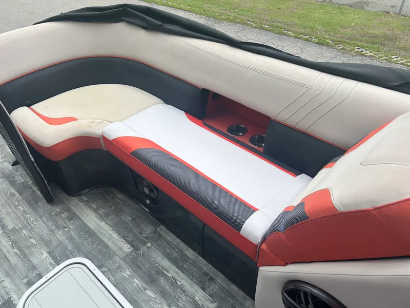 Slide: The Image of Crest 2020 - 8