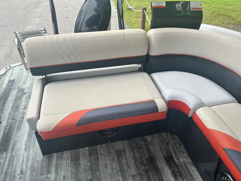 Slide: The Image of Crest 2020 - 9