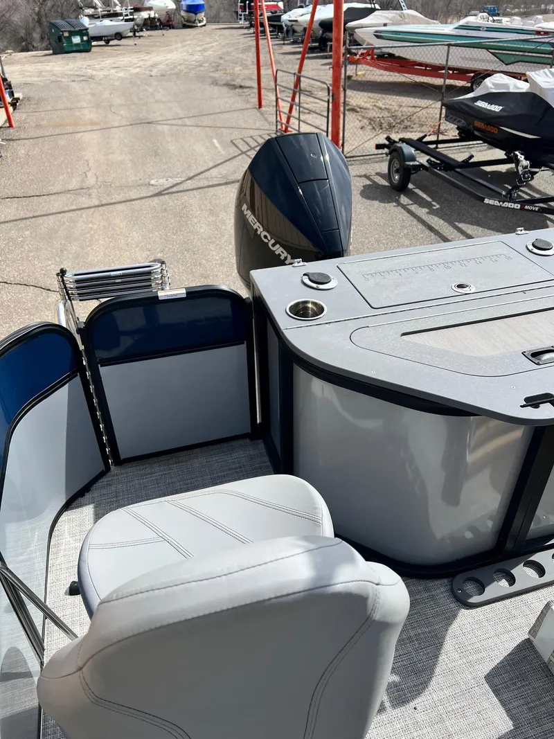 Slide: The Image of Rear gate - 11