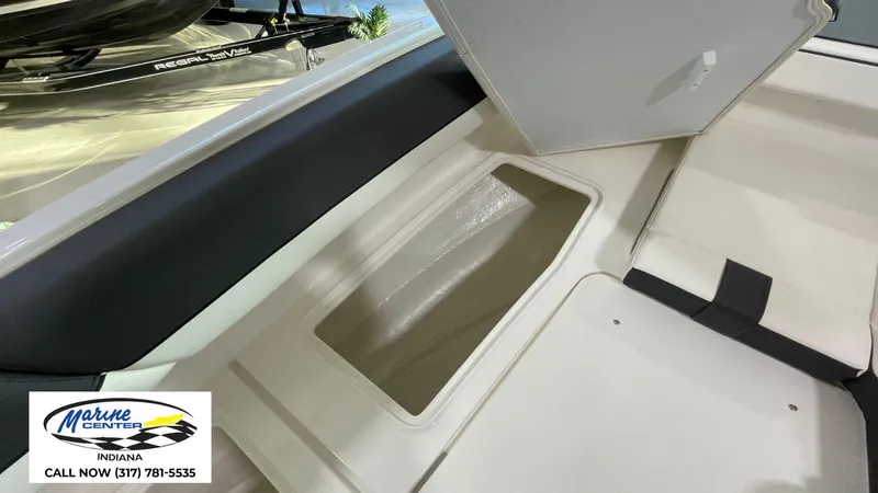 Slide: The Image of Bayliner D20I 2025 - 10