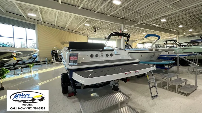 Slide: The Image of Bayliner D20I 2025 - 13