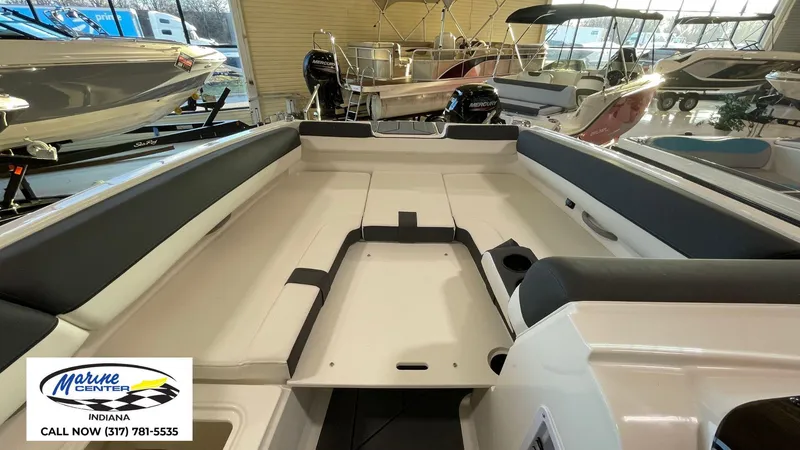 Slide: The Image of Bayliner D20I 2025 - 3