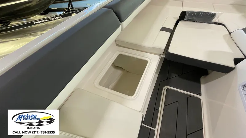 Slide: The Image of Bayliner D20I 2025 - 4