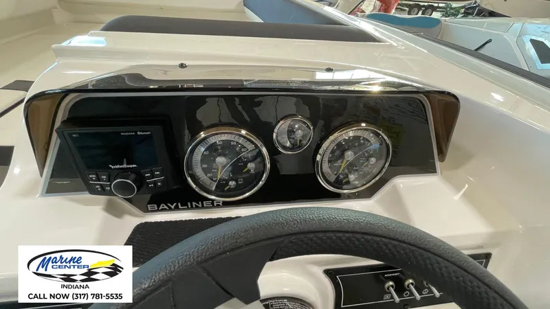 Slide: The Image of Bayliner D20I 2025 - 7