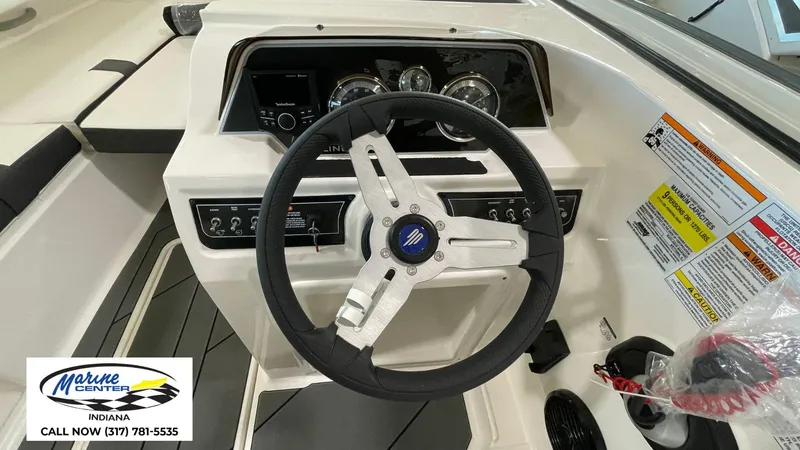 Slide: The Image of Bayliner D20I 2025 - 9