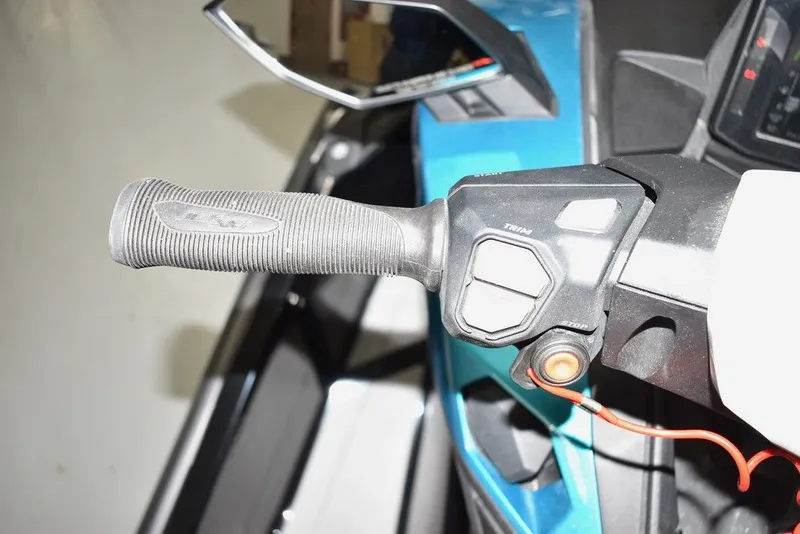 Slide: The Image of Kawasaki Ultra® 310X 2022 - 28