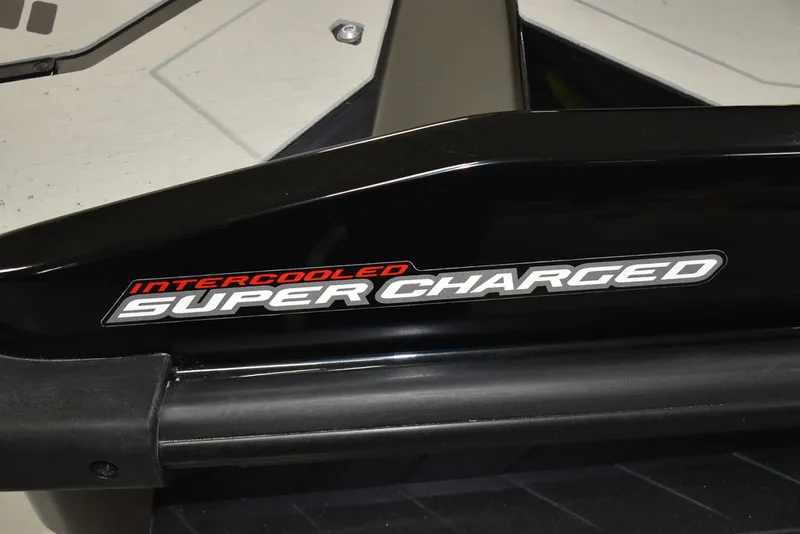 Slide: The Image of Kawasaki Ultra® 310X 2022 - 9