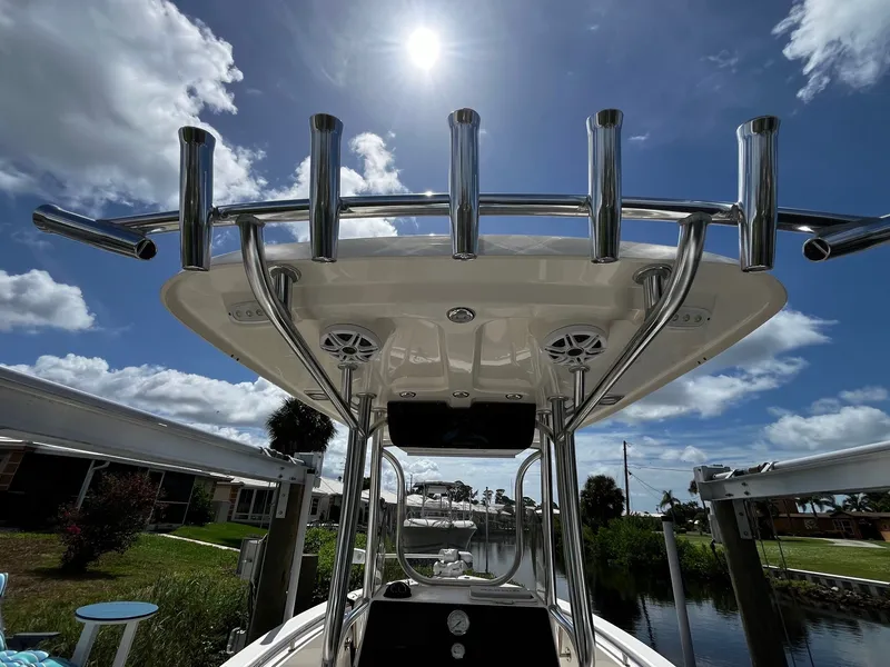 Slide: The Image of Bulls Bay 230 CC 2023 - 4