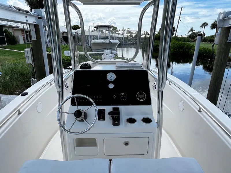 Slide: The Image of Bulls Bay 230 CC 2023 - 5