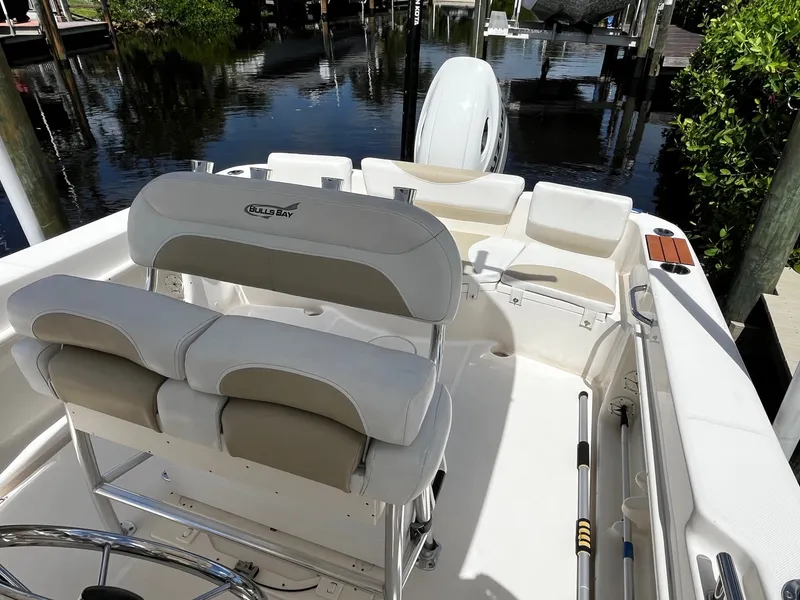 Slide: The Image of Bulls Bay 230 CC 2023 - 9