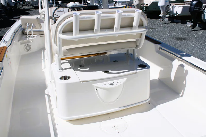 Slide: The Image of Boston Whaler 210 Montauk 2026 - 13