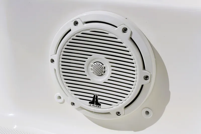 Slide: The Image of Boston Whaler 210 Montauk 2026 - 21