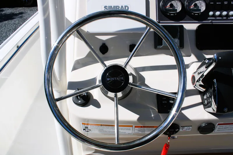 Slide: The Image of Boston Whaler 210 Montauk 2026 - 24