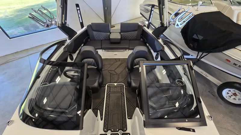 Slide: The Image of Scarab 195ID IMPULSE 2023 - 3