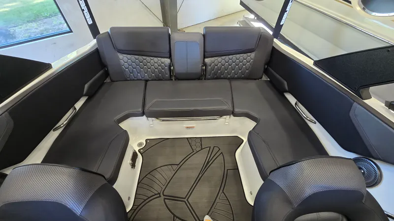 Slide: The Image of Scarab 195ID IMPULSE 2023 - 4