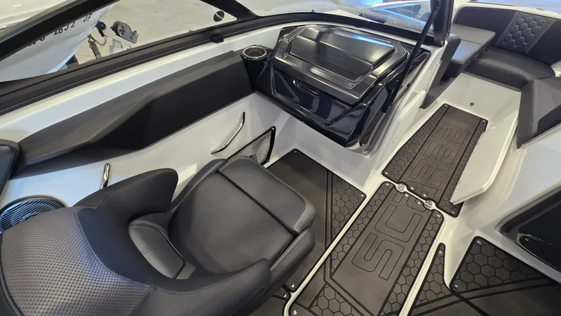 Slide: The Image of Scarab 195ID IMPULSE 2023 - 8