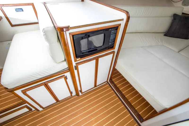 Slide: The Image of Blackfin 33 Convertible 1991 - 16