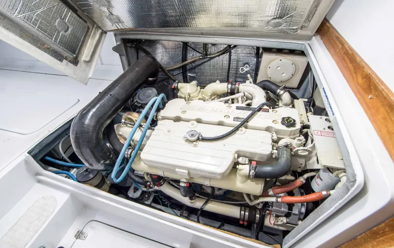 Slide: The Image of Blackfin 33 Convertible 1991 - 21