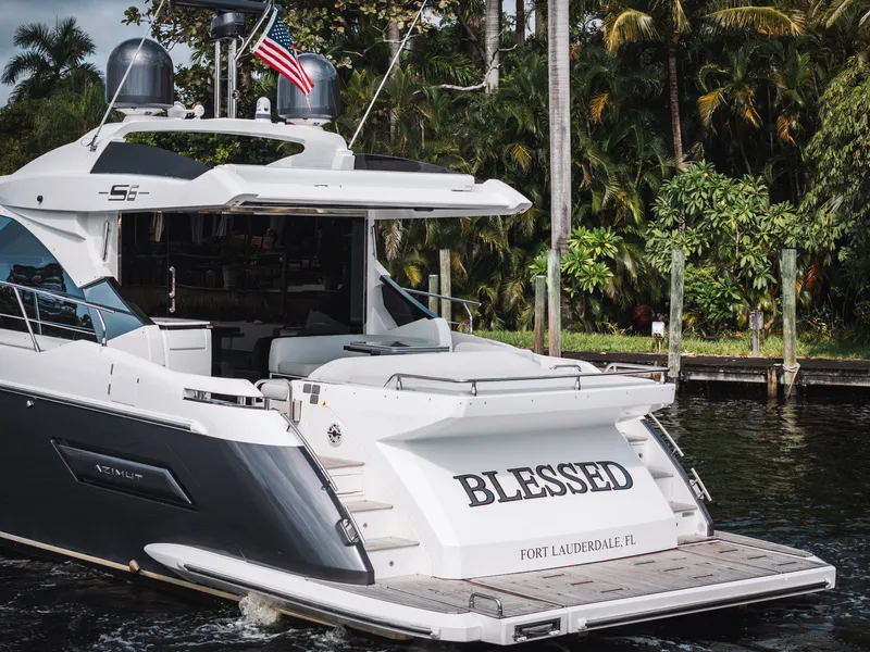 Slide: The Image of Azimut S6 2020 - 11