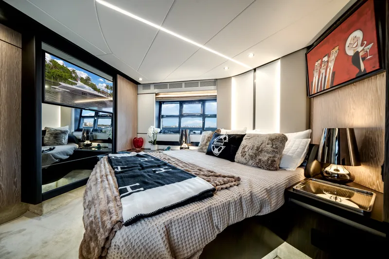 Slide: The Image of Azimut S6 2020 - 18