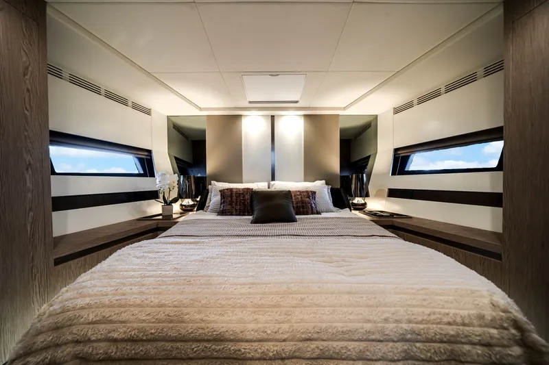 Slide: The Image of Azimut S6 2020 - 26