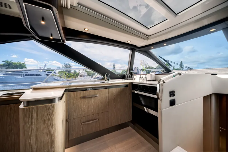 Slide: The Image of Azimut S6 2020 - 33