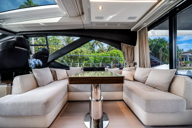 Slide: The Image of Azimut S6 2020 - 38