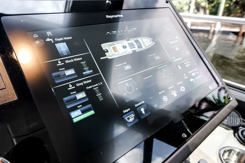 Slide: The Image of Azimut S6 2020 - 43