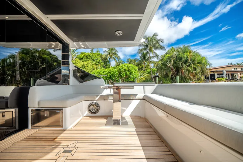 Slide: The Image of Azimut S6 2020 - 50