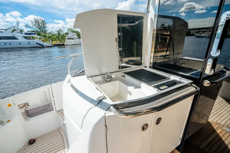 Slide: The Image of Azimut S6 2020 - 52