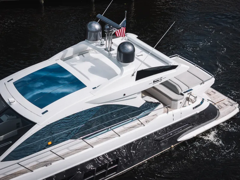 Slide: The Image of Azimut S6 2020 - 6