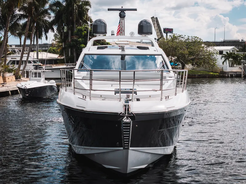 Slide: The Image of Azimut S6 2020 - 8