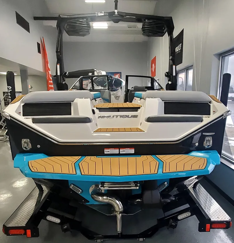 Slide: The Image of Nautique Super Air Nautique S25 - 1