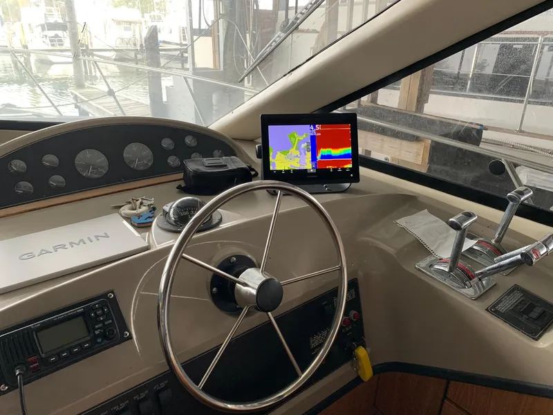 Slide: The Image of Bayliner 3988 Command Bridge Motoryacht 1999 - 11