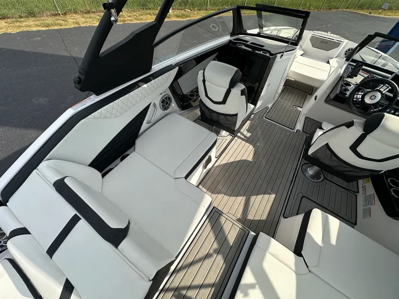 Slide: The Image of Yamaha 222SD 2024 - 7