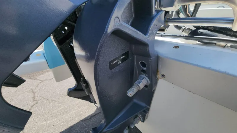 Slide: The Image of Close-up of 2020 NauticStar 2140 Sport boat engine mount. - 37