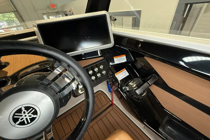 Slide: The Image of Yamaha 222SD 2026 - 17