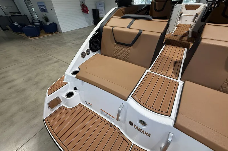 Slide: The Image of Yamaha 222SD 2026 - 8