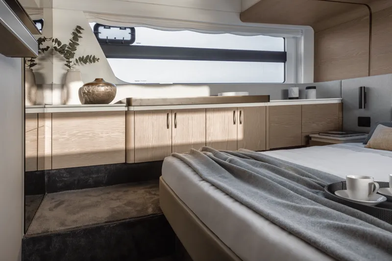 Slide: The Image of Azimut Fly 53 2026 - 22