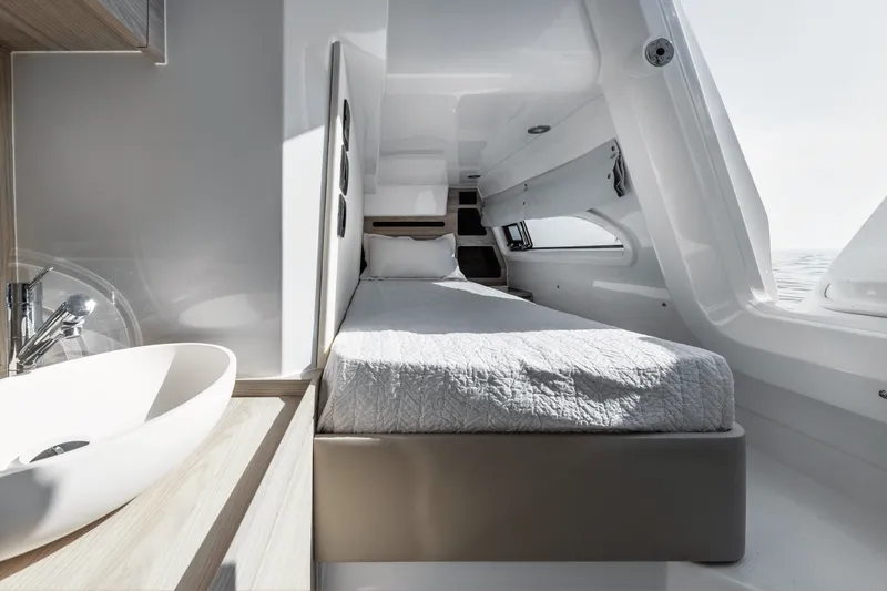 Slide: The Image of Azimut Fly 53 2026 - 33