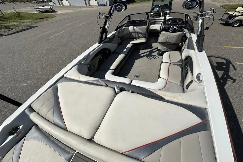 Slide: The Image of Malibu Wakesetter Lsv 247 2013 - 10