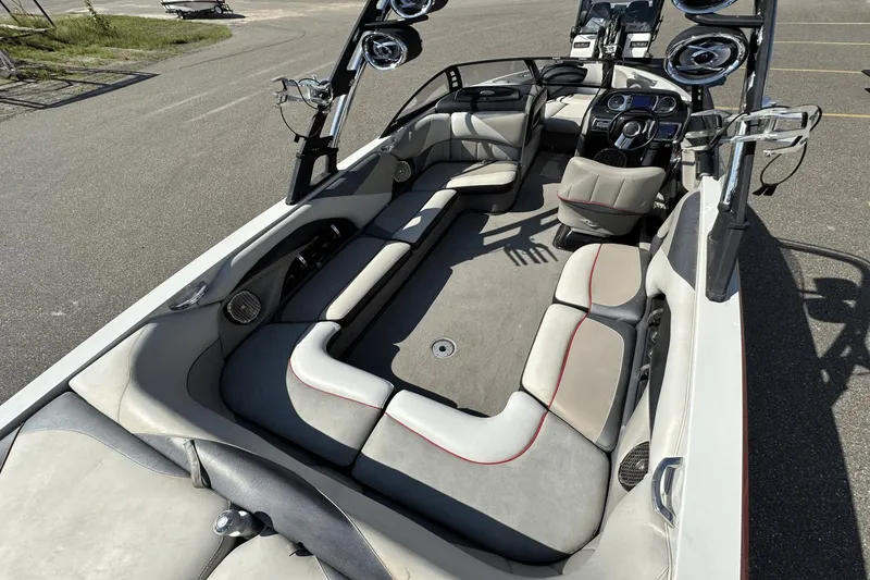 Slide: The Image of Malibu Wakesetter Lsv 247 2013 - 11
