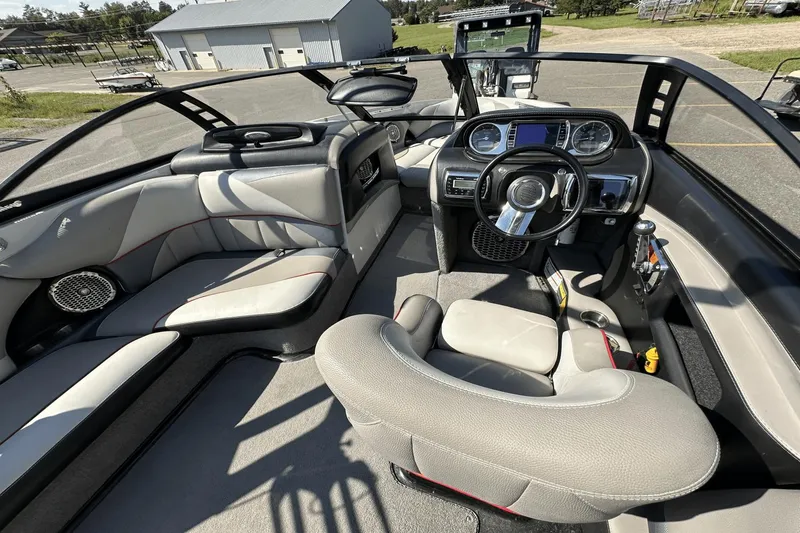 Slide: The Image of Malibu Wakesetter Lsv 247 2013 - 12